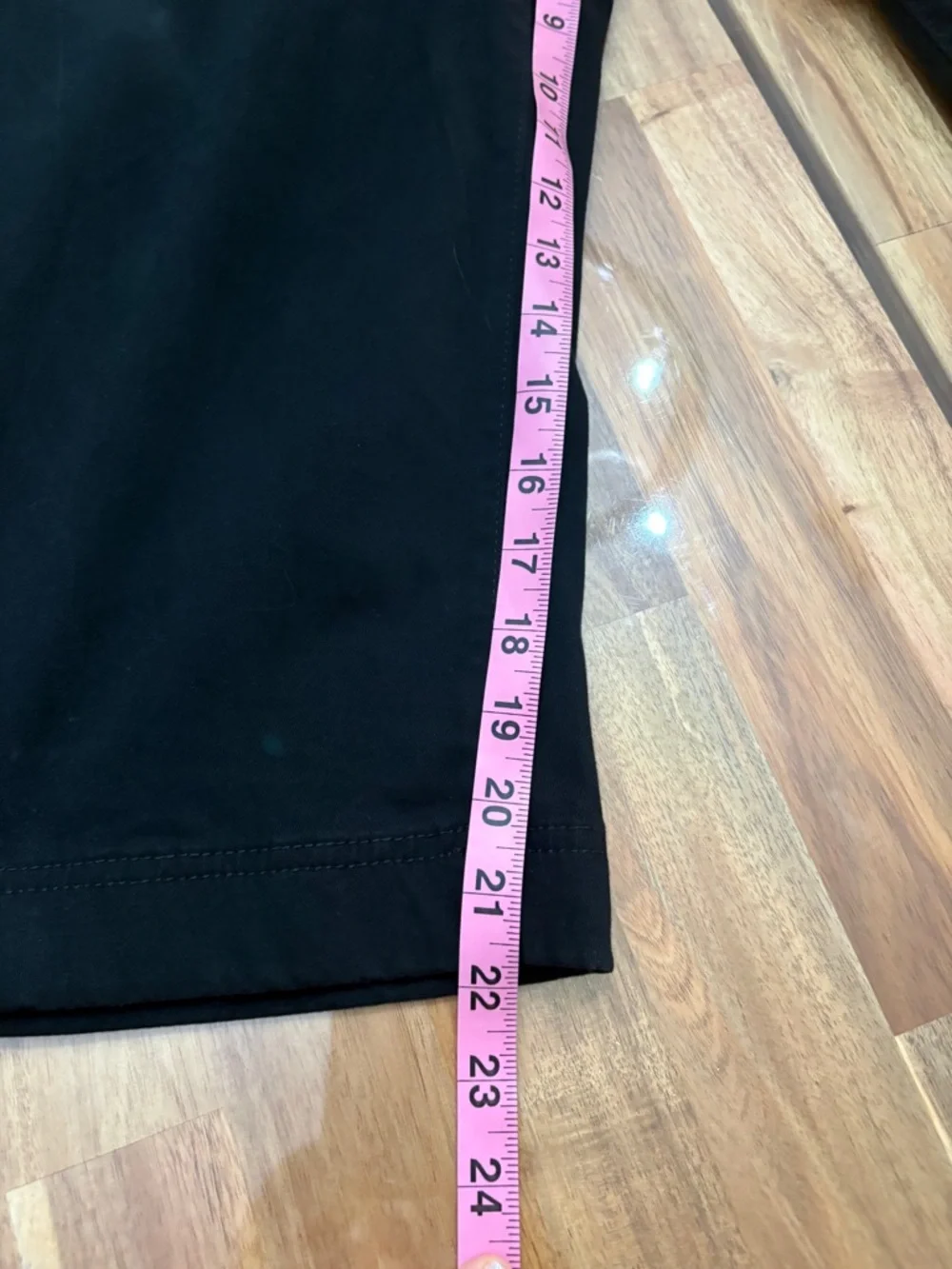 NWT Plus Size 24W Gloria Vanderbilt Black Pull Up Capri Ponte Knee Length Shorts